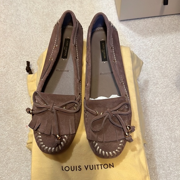Louis Vuitton - loafers . These are unworn in excellent condition . - Picture 5 of 6